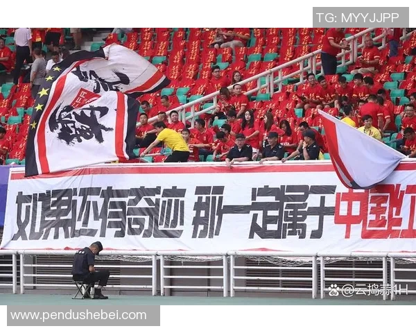 巴萨与上海上港激战在即球迷期待精彩对决与精彩进球