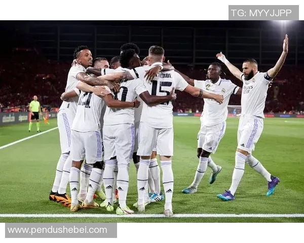 皇马与曼联决赛巅峰对决谁将捧起荣耀奖杯的传奇之战