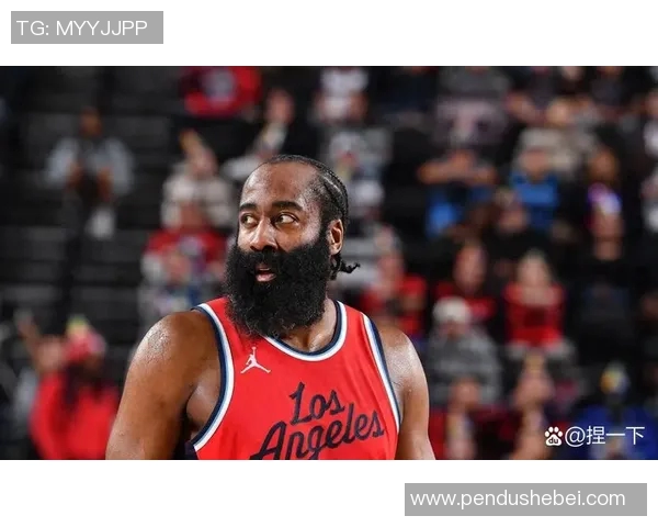 马刺与火箭激战三月七日NBA赛场精彩对决引发球迷热议