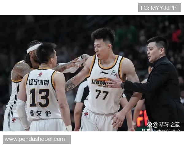 任骏飞领衔球队奋勇拼搏展现篮球精神助力赛季目标实现